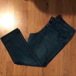 Elle Medium Wash Denim Capris